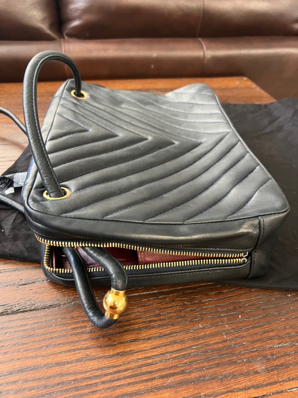 CHANEL CHEVRON Black Quilted CROSSBODY with Gold CC Charm - Picture 14 of 14